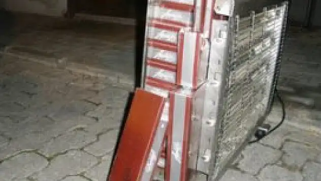 Soğutucu ve ısıtıcıdaki kaçak sigaraya 23 gözaltı