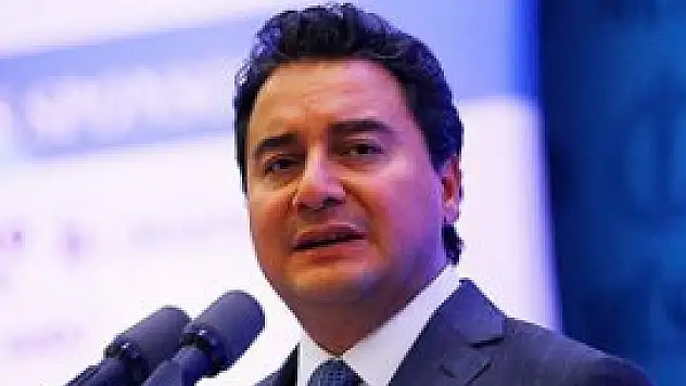 İyi işleyen demokrasi kimsenin elinde değil