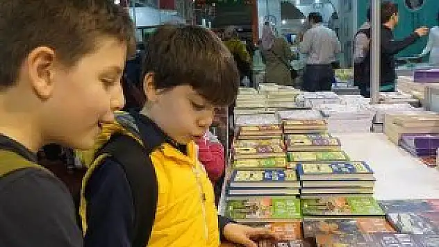 CNR Fuarı'nda öğrencilerin tercih ettiği ilk üç kitap