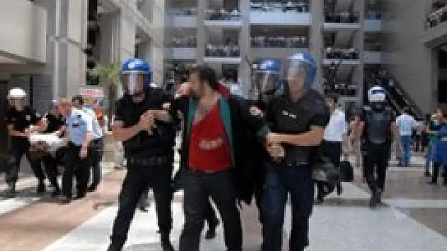 Avukatlar hakkındaki 'terör örgütü üyeliği' iddianamesi