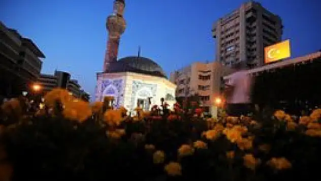 İzmir'de ezan 15 dakika erken okundu