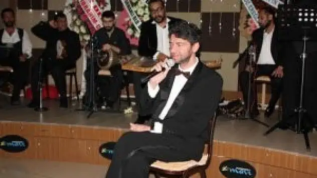 Hakan Taşıyan konseri terk etti