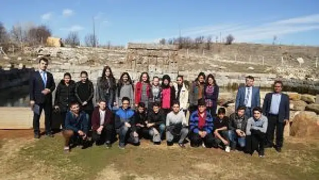 Derebucak'ın başarılı öğrencilere gezi ödülü