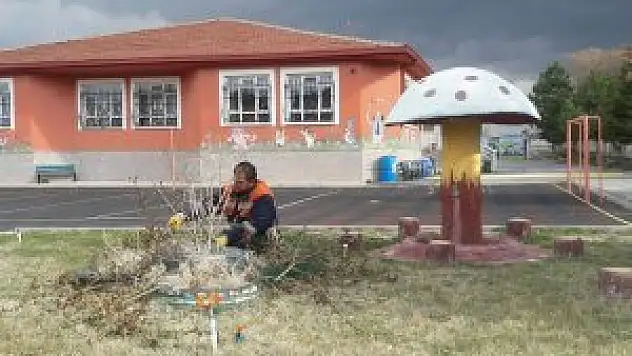 Beyşehir'de park ve bahçelerde bahar çalışmaları hızlandı