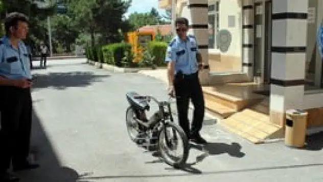 Trafikten men edilen motosikleti depodan çaldı