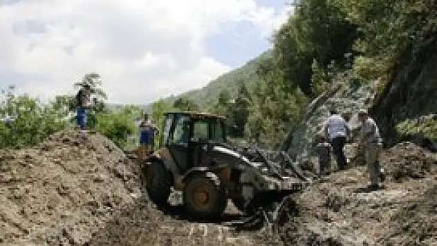 Hatay'da enkaz kaldırma çalışmaları sürüyor