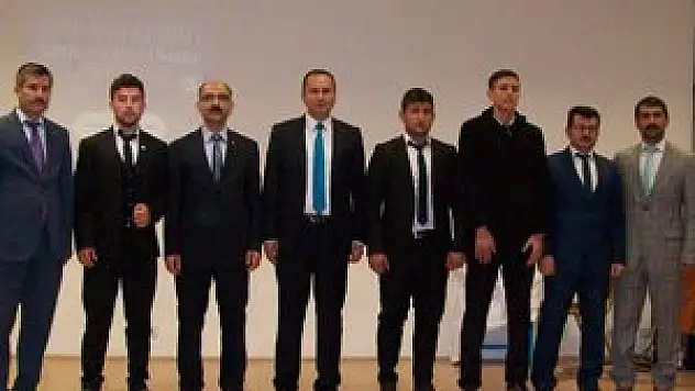Yunak'ta Kur'an-ı Kerim-i güzel okuma yarışması