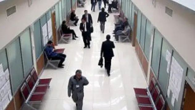 28 Şubat mağdurları mahkemenin yolunu tutuyor