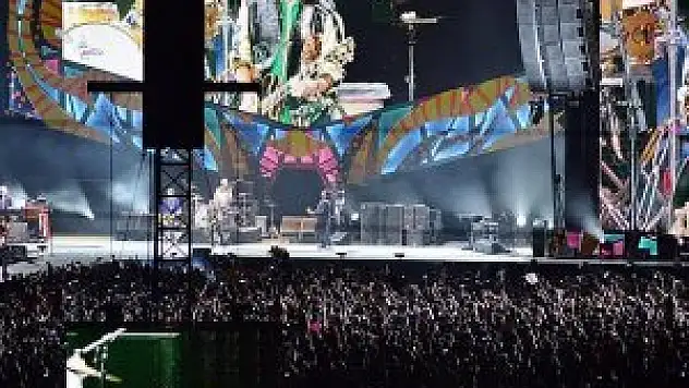Rolling Stones Küba'da konser verdi
