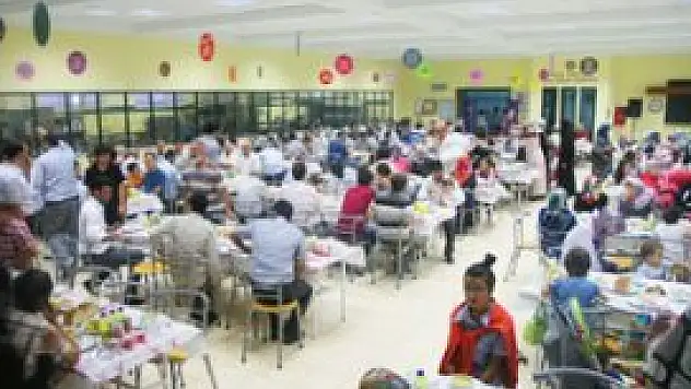 Gençlik Ailesi, Geleneksel İftarda Buluştu