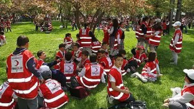 'Kızılaycılık' ilköğretimde seçmeli ders olacak