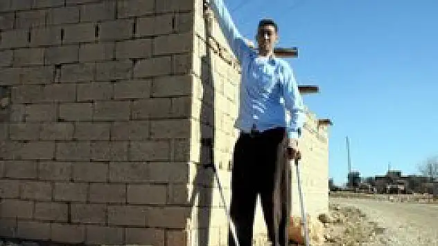 Dünyanın en uzun adamı ''ev''leniyor