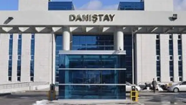 Danıştay'ın başörtüsü kararıyla görevine döndü