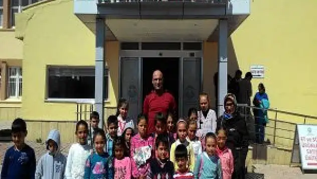Sarayönü'nde en çok kitap okuyan öğrencilere ödül