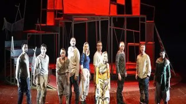 Şehir Tiyatroları nisanda 35 oyun sahneleyecek