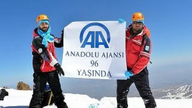 AA muhabirleri Erciyes Dağı'na zirve tırmanışı yaptı