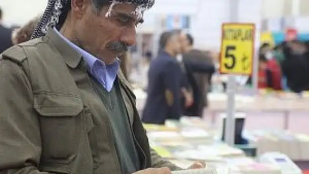 '17 Nisan'da birine kitap hediye edin'