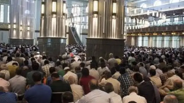 Televizyon kanalların Regaip Kandili ekranı