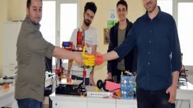 Öğrenciler evde fabrika sistemi geliştirdi