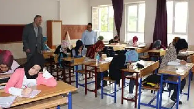 Karatay'da TEOG deneme sınavı yapıldı