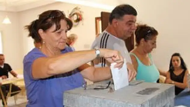 KKTC'de erken genel seçim başladı