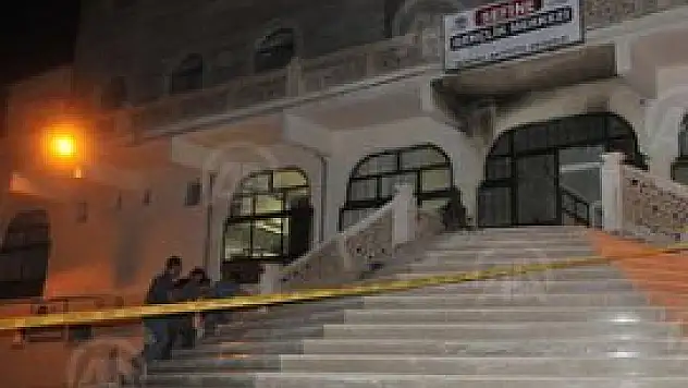 Şırnak'ta camiye molotofkokteyli atıldı