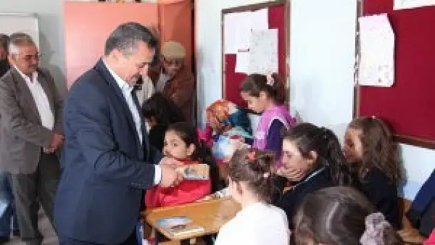 Seydişehir Belediyesi'nden kitap dağıtımı