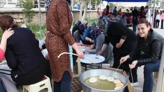 Seydişehir'de öğrencilere üç aylar pişisi dağıtıldı