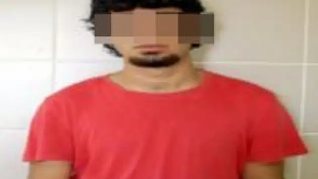 Sahte doktor adayı hastanede yakalandı