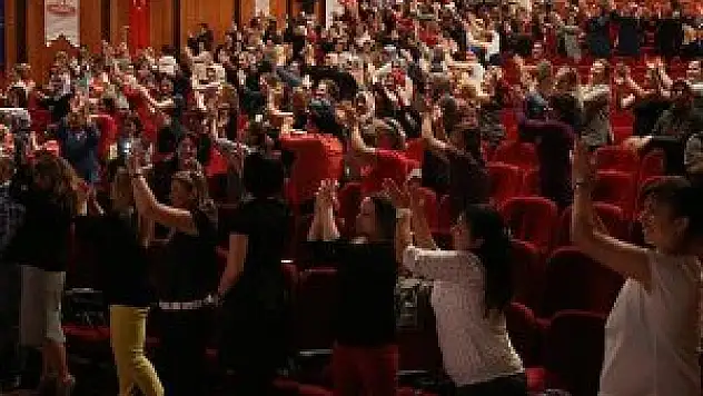 Obeziteye dikkat çekmek için zumba yaptılar