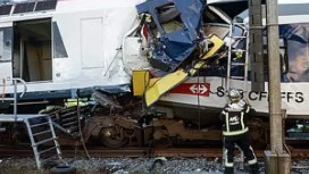 İsviçre'de tren kazası: 35 yaralı