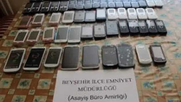 Konya'da 69 adet kaçak cep telefonu ele geçirildi