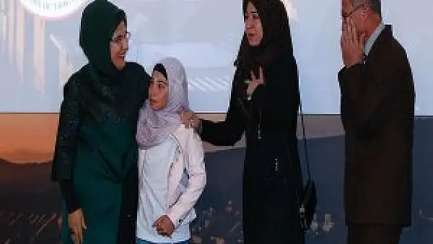 Suriyeli kız çocuğu Rua, ailesiyle buluşturuldu