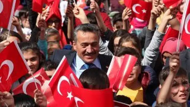 Seydişehir'de çocuklar 23 Nisan şenliklerinde eğlendi