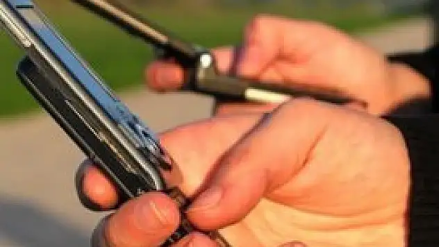 'Cep'ler baz istasyonlarından daha riskli