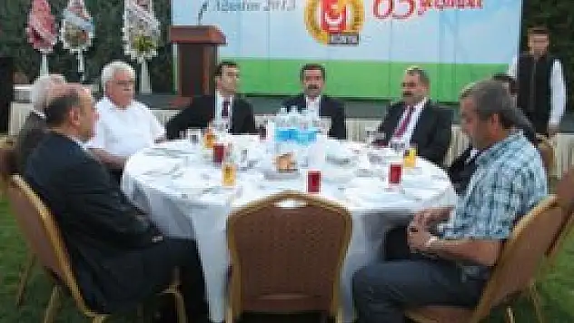 'Cemiyet gazetecilerin çatısıdır'