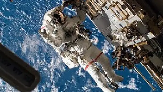 Çin en geç 2036'da aya astronot gönderecek