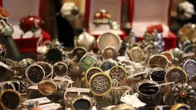 30 yıldır her takıdan bir tane yapıyor