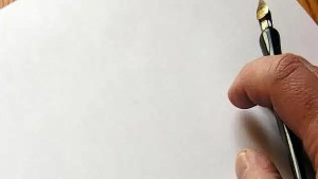 'Elleri kullanarak yazı yazmak beyni geliştiriyor'