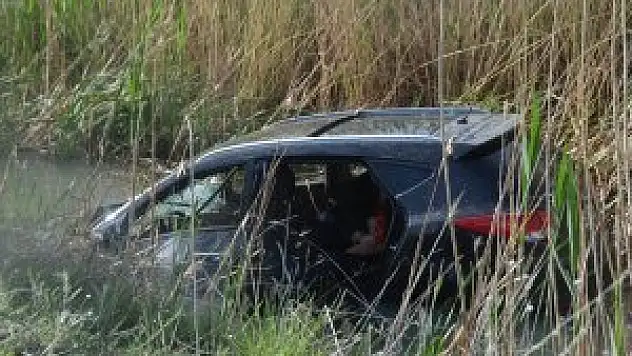 Seydişehir'de otomobil sulama kanalına uçtu