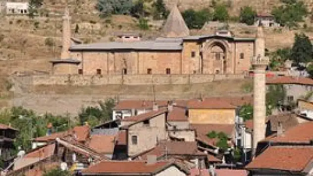 Ecdattan 785 yıl önce alttan ısıtma sistemi