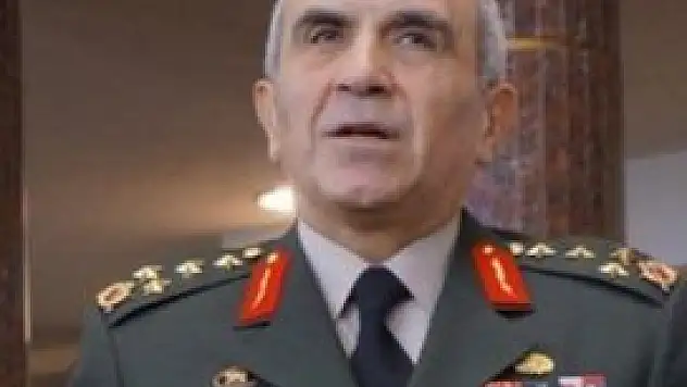 O komutan emekli oldu