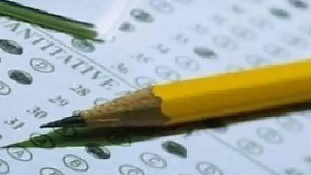 Sınavda kopya çekene hapis cezası