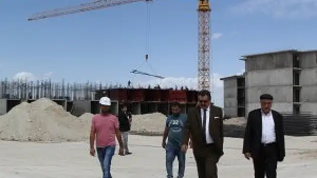 Cihanbeyli'de TOKİ inşaatı devam ediyor