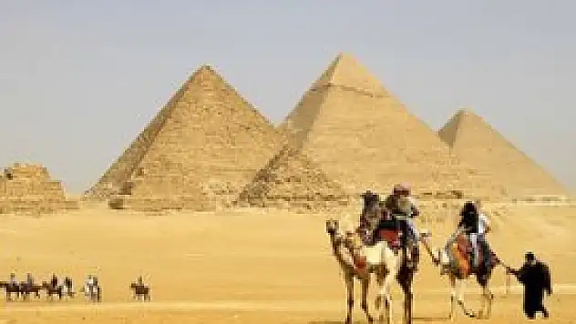 Mısır'daki ''darbe'' turizmi de vurdu