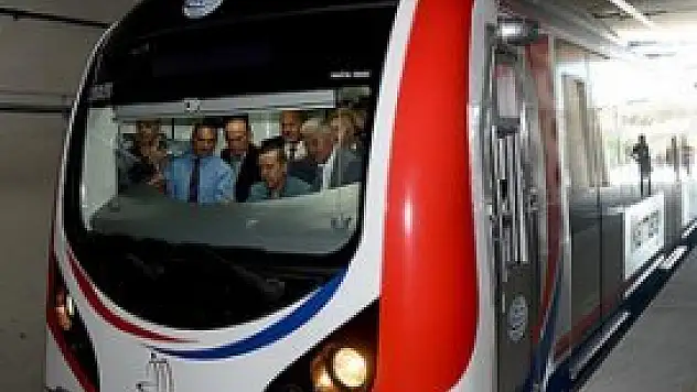 Marmaray'ın ilk test sürüşünü gerçekleştirdi
