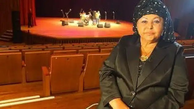 Esma Redzepova: Türkiye çiçeklerin hala güzel koktuğu bir ülke