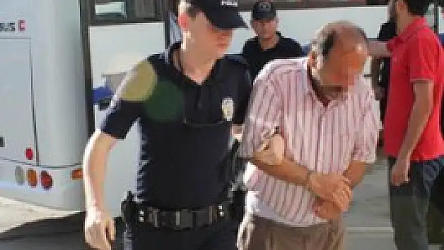 Bir evi 3 kişiye satan çete adliyeye sevk edildi