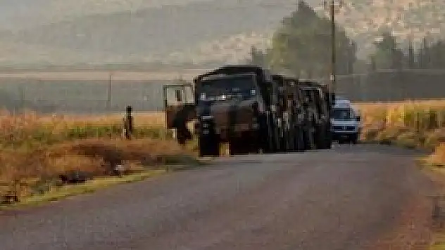 Kaçakçılar askerlere tüfekle saldırdı