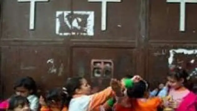 Avrupa'daki Türk çocukları sorunu büyüyor